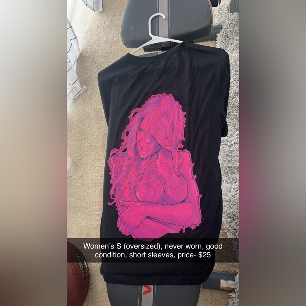 Women’s Oversized Pink Woman Tee 🩷🖤